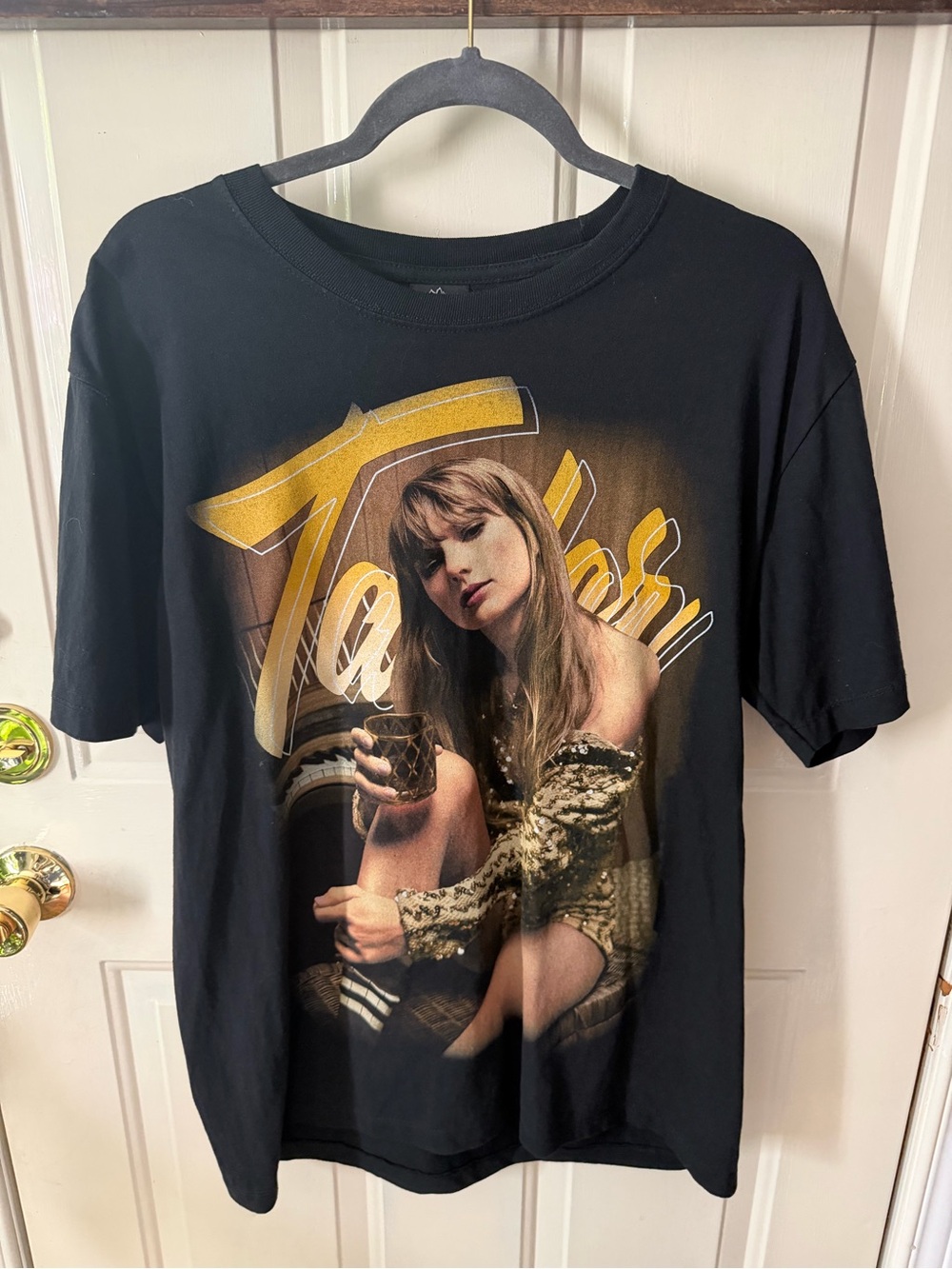 Glow in Dark Taylor Swift Large Shirt